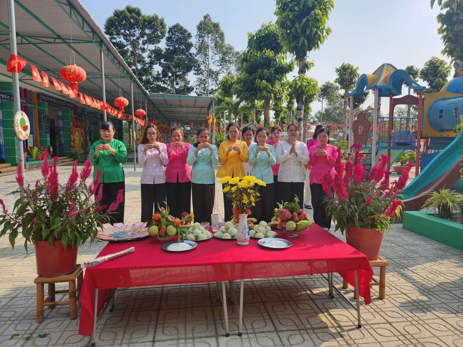 Rộn ràng sắc xuân